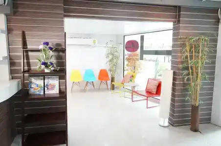 Ma Non Nont & Apartment - 13