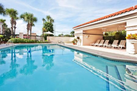 Hampton Inn St. Simons Island - 11