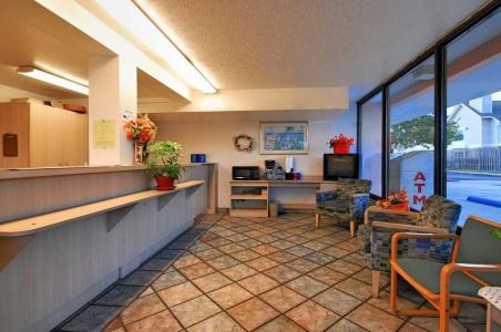 Super 6 Inn & Suites - 6