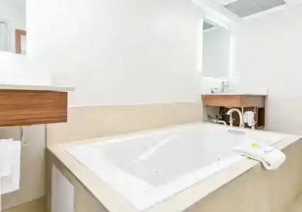 Holiday Inn Express & Suites, An Ihg - 62