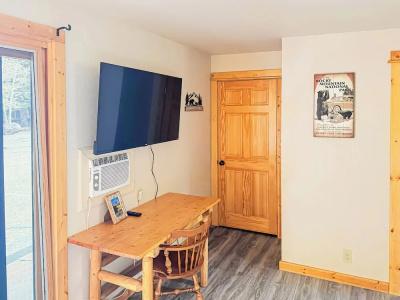 Nicky's Resort - 206