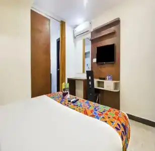 FabCrown Suites - 25
