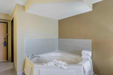 Best Western North - 8
