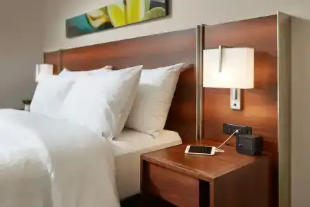 Hilton Garden Inn Waikiki Beach - 5