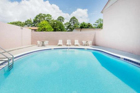 Super 8 by Wyndham Ft Walton Beach - 7