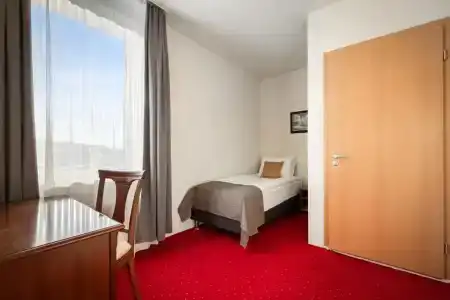 Smári - 25
