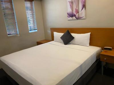 Cosmopolitan & Serviced Apartments - 3