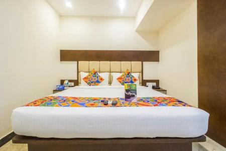 FabCrown Suites - 13
