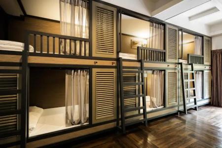 Warm Window Silom - 34