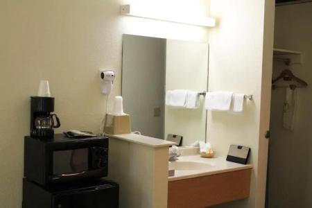 Super 8 by Wyndham San Antonio/Fiesta - 15