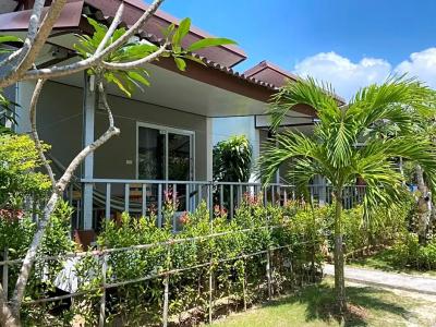 Cheeva Beach Resort - 18