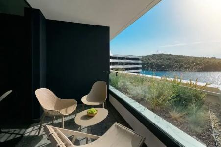 Grand View - 77