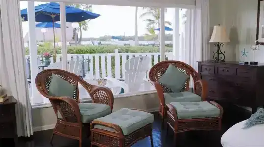 Coconut Palm Inn - 105