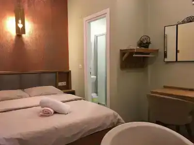 Second Home Hostel - 51