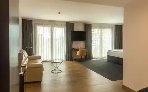 Amiral (former Best Western Park) - 109