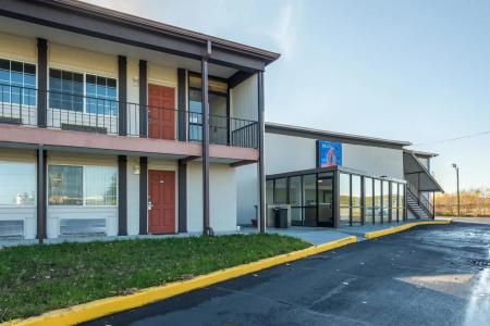 Royal Inn - 0