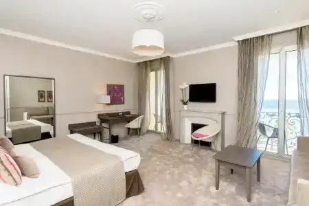 Hôtel Le Royal Promenade des Anglais - 129