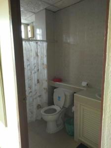 The One Apartment Bangsaray by RoomQuest - 38