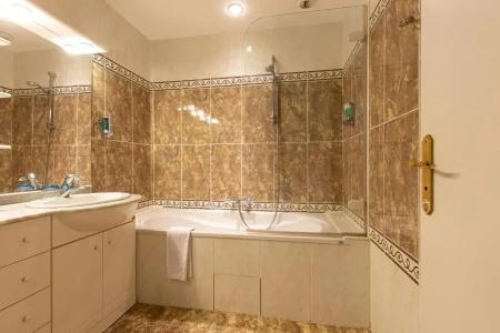 Best Western Le Renoir - 47