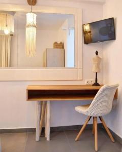 Angelos Design Suites - 208