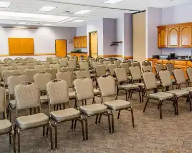 Quality Inn Oakwood - 49