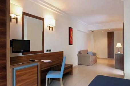 Suites & Residence - 91