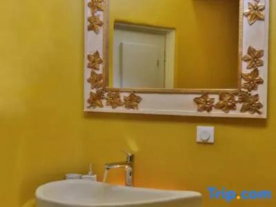Trieris Villa & Suites - 92