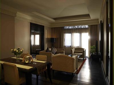 DoubleTree by Hilton Lakeside - 1