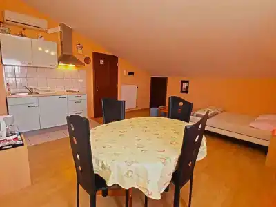 Denis 19 - 23