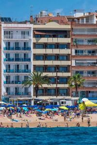 Almirall Apartaments - 9
