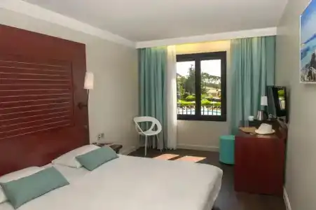 Hôtel Les Jardins De Sainte-Maxime - 86