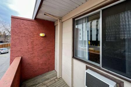 Econo Lodge Village - 64