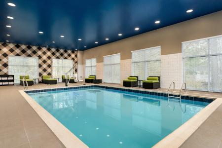 Hampton Inn & Suites West - 13