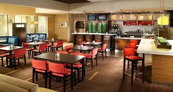 Courtyard by Marriott at Hamilton Place - 21