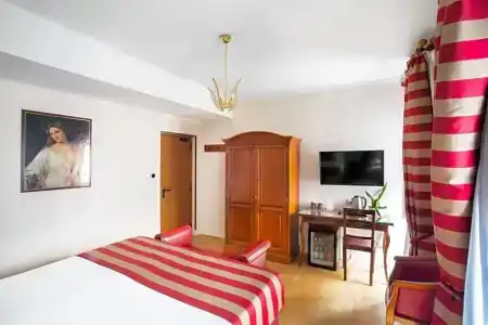 Piazza Di Spagna - 88