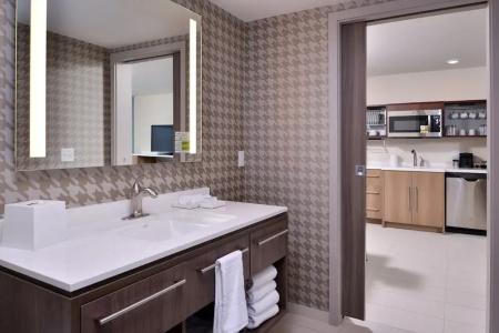 Home2 Suites By Hilton Portland Airport - 81