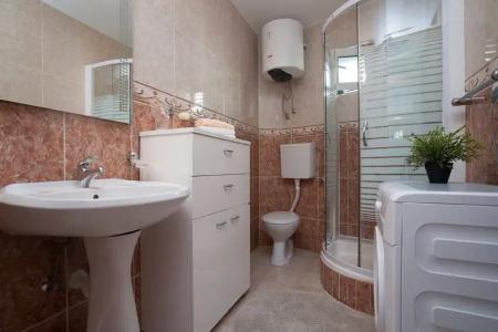 Guest House Medin - 180