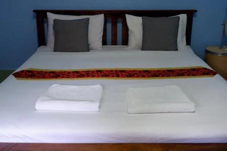 Marina hut guest house - 33