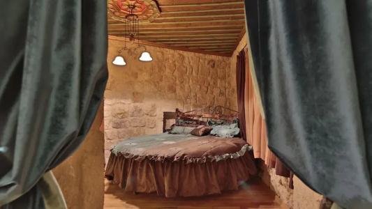 Golden Cave Suites - 79