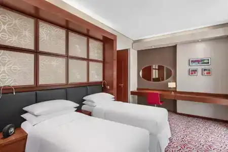 Four Points by Sheraton - 33