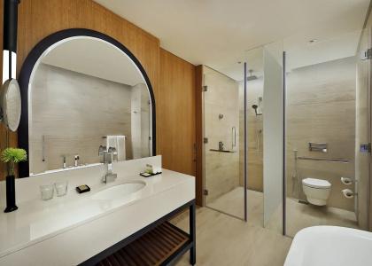 DoubleTree by Hilton Dubai - Business Bay - 22