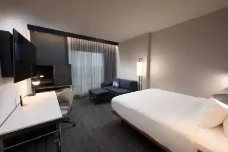 Courtyard by Marriott Charlotte Waverly - 13
