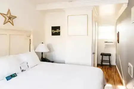 Seaside Laguna Inn & Suites - 60