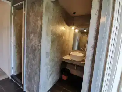8 Sleeper Street Hostel - 24