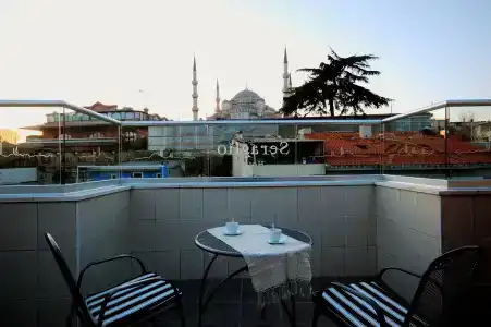 Seraglio & Suites - 11
