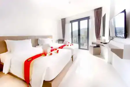 Phoenix Karon Beach - 53