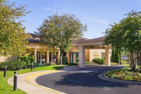 Courtyard by Marriott - 18