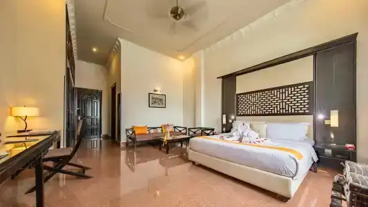 White Mansion 白色公馆 - 3
