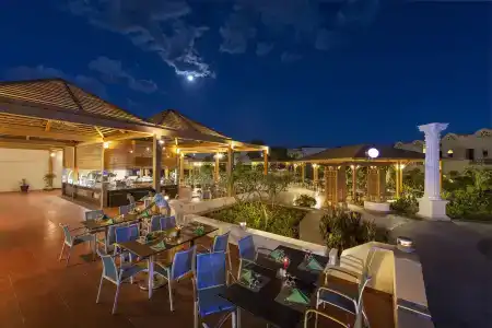 Reef Oasis Beach Resort - 23
