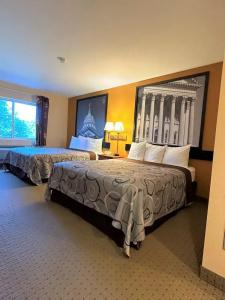 Super 8 by Wyndham at Forbes Landing - 20